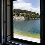 Dom wakacyjny House Tea, For 5, Sea View, 5m Away From The Sea *