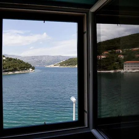 House Tea, For 5, Sea View, 5m Away From The Sea