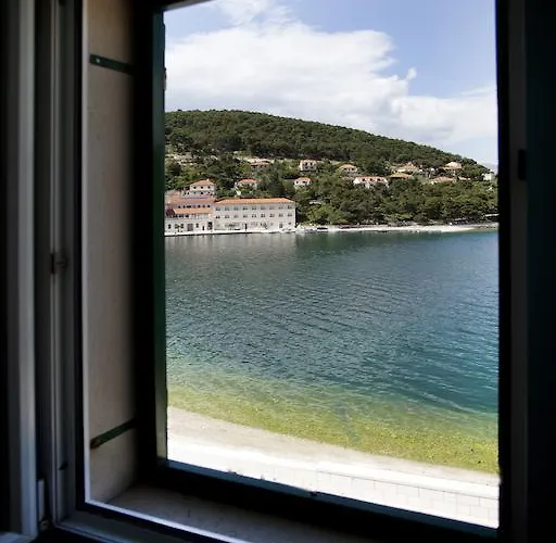 بيت للعطل House Tea, For 5, Sea View, 5m Away From The Sea *