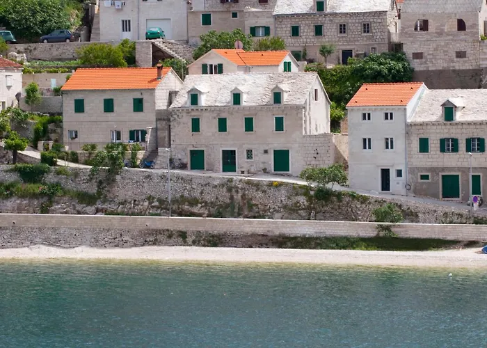 بيت للعطل House Tea, For 5, Sea View, 5m Away From The Sea بوتشيتشا