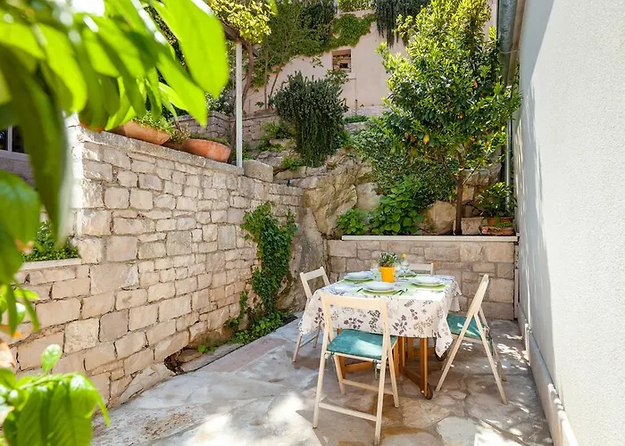 بيت للعطل House Tea, For 5, Sea View, 5m Away From The Sea بوتشيتشا